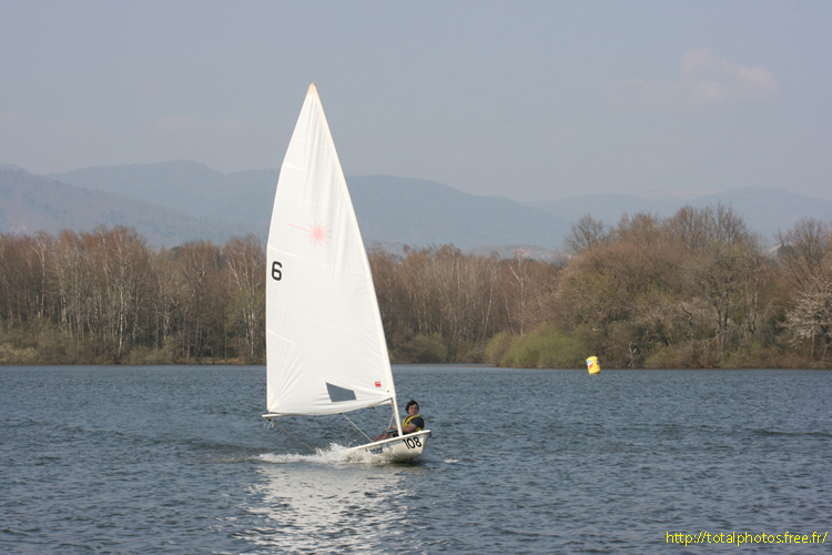 http://totalphotos.free.fr/galleries/Localisation/France/Territoire_de_Belfort/Belfort/photo_voile_000.jpg